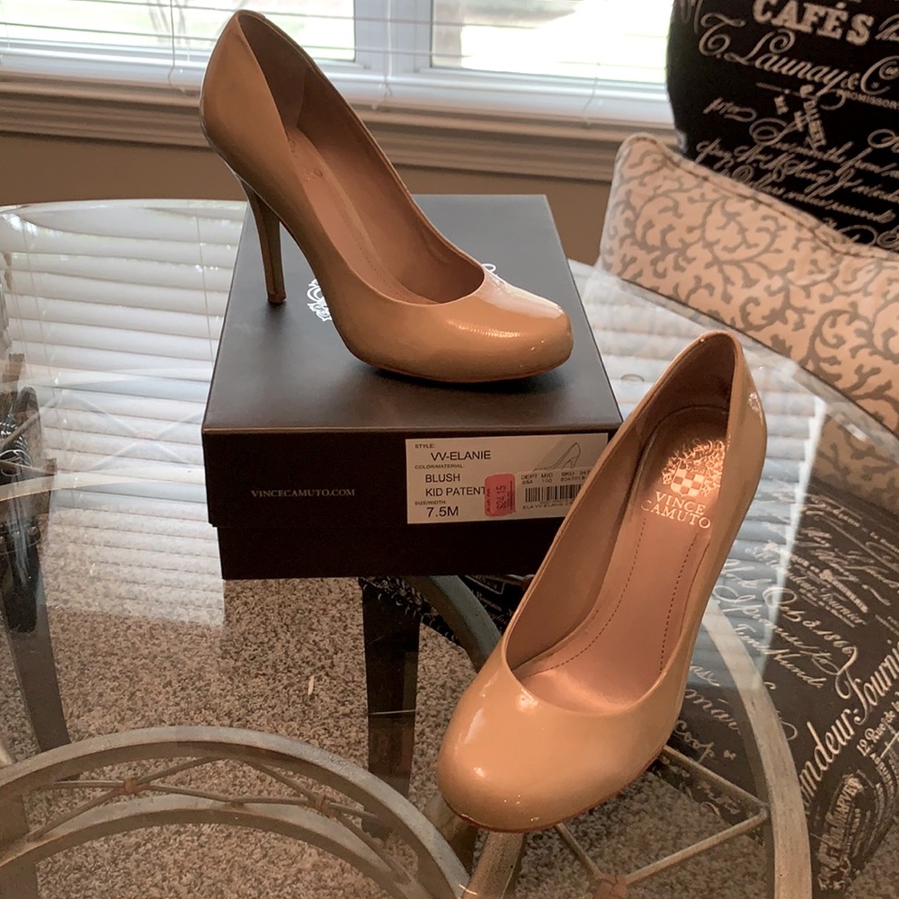 Vince Camuto nude pumps. Size 7.5